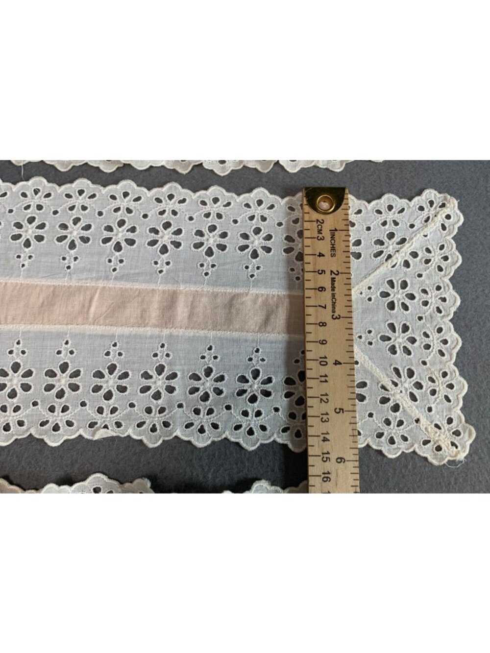 Lace Doilies Set with Embroidered Ladies - 3 Pieces Elegant Decor Vintage - Picture 6 of 13
